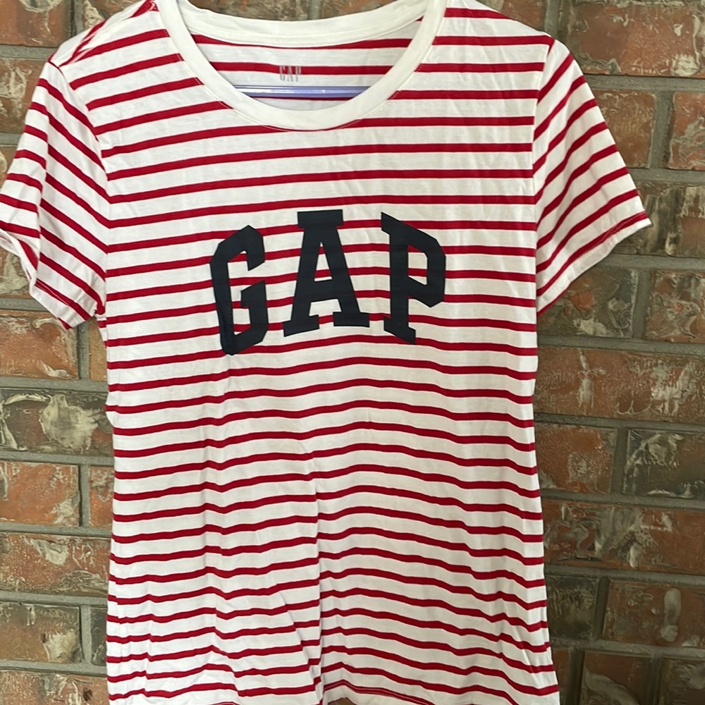 Gap tshirt